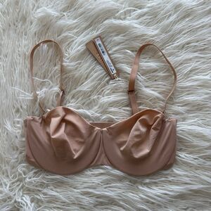 Skims Smoothing Intimates Strapless Bra Clay Size 34D